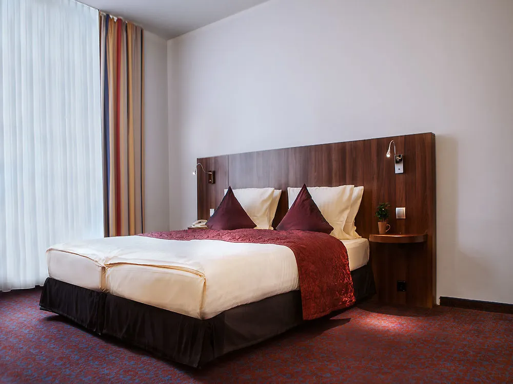 Ramada By Wyndham Frankfurt City Centre Frankfurt am Main 4*,